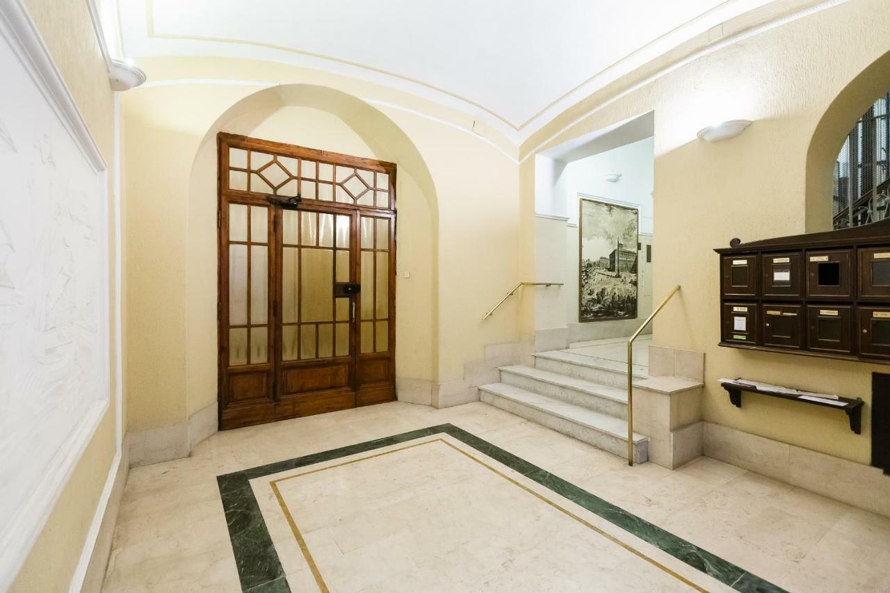 Elegant Apartment Рим Екстер'єр фото